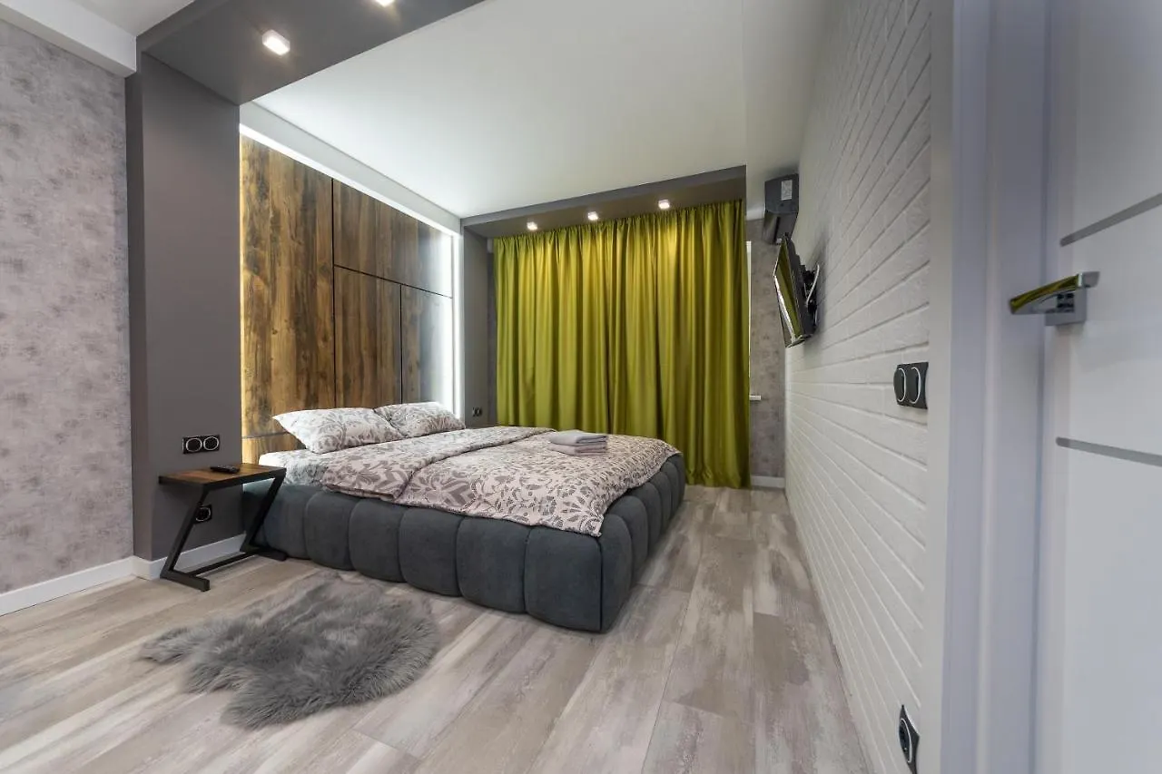Luxrent Apartments On Lesi Ukrainki - Kiev אוקראינה