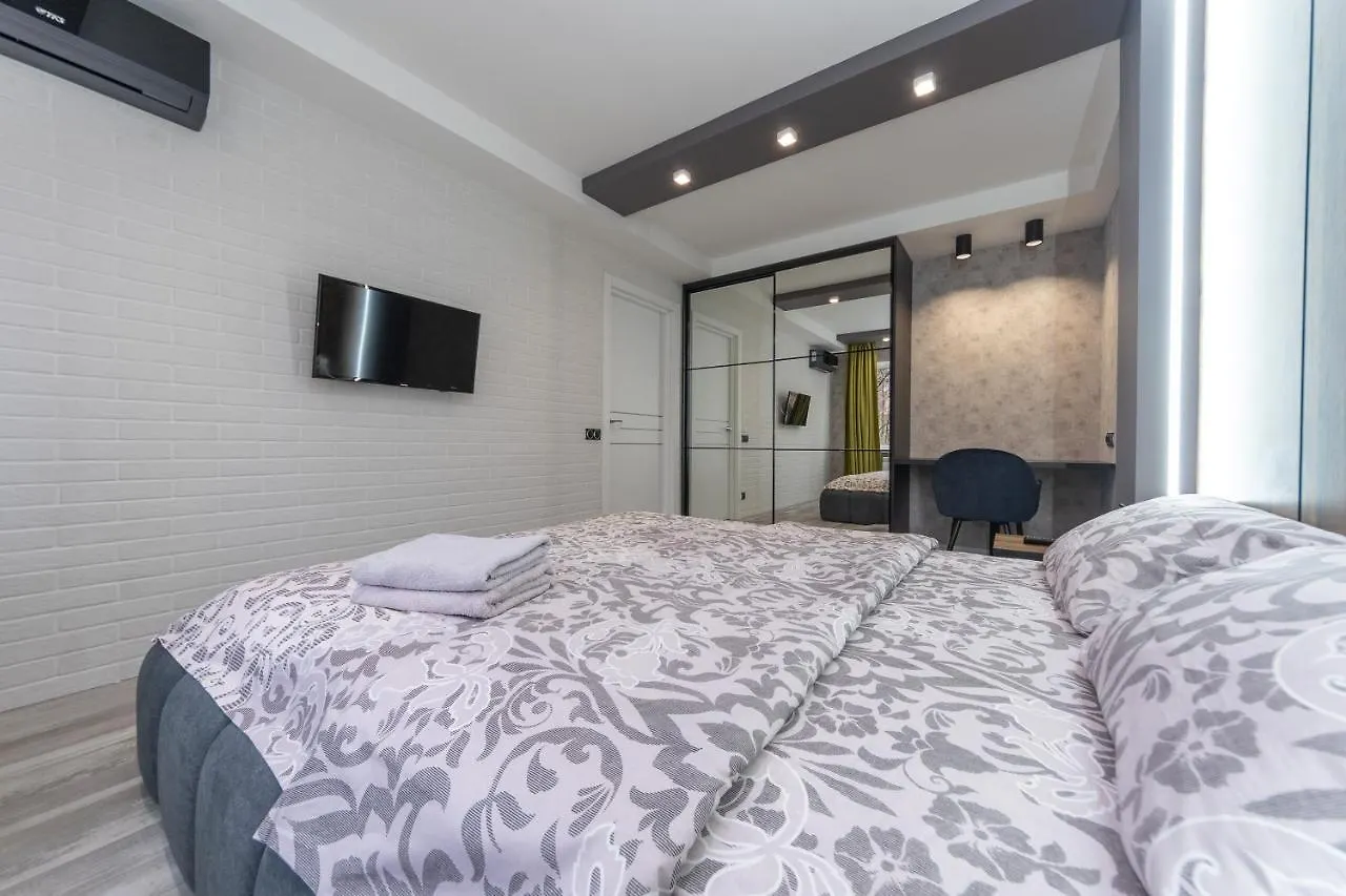 Luxrent Apartments On Lesi Ukrainki - Kiev
